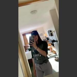 Meet your Posher, Iesha